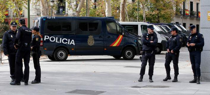 Η Μαδρίτη αποσύρει χιλιάδες αστυνομικούς από την Καταλονία